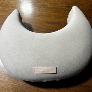 Butterr Nursing Pillow in Wheat